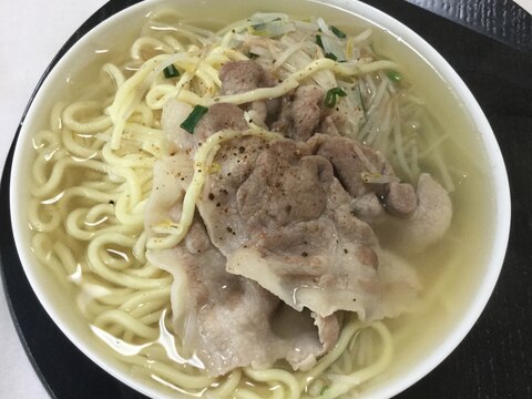 味覇でもやしでラーメン